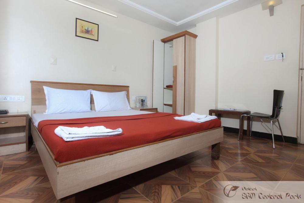Hotel S R M Central Park Chennai Exterior photo